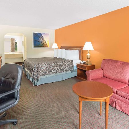 Days Inn By Wyndham Orangeburg South Dış mekan fotoğraf