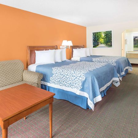Days Inn By Wyndham Orangeburg South Dış mekan fotoğraf