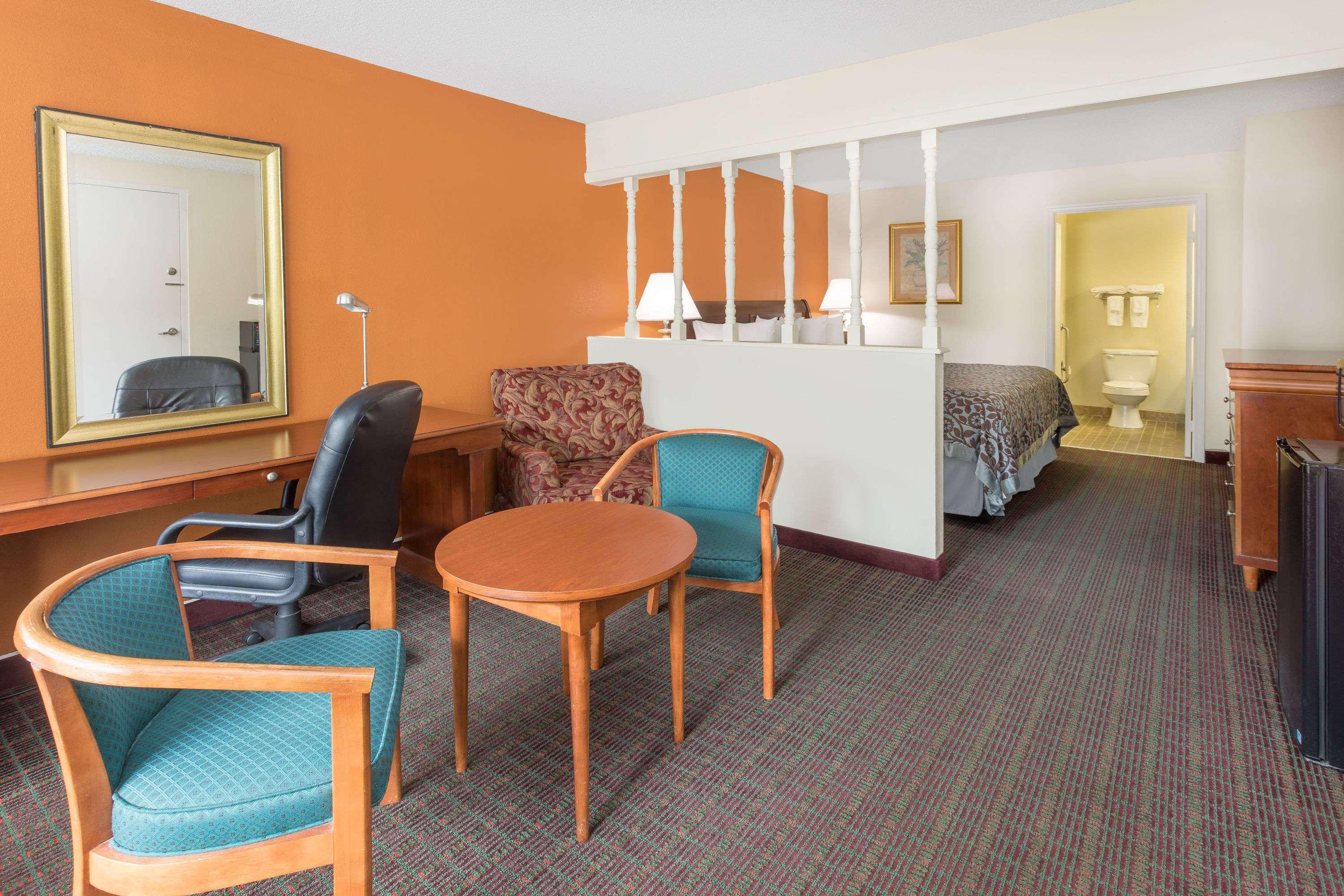 Days Inn By Wyndham Orangeburg South Dış mekan fotoğraf