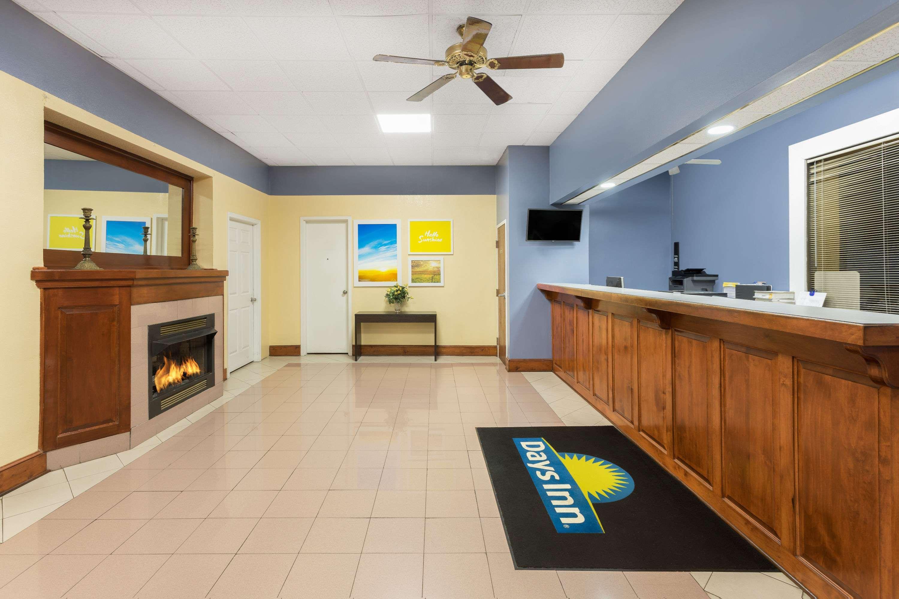 Days Inn By Wyndham Orangeburg South Dış mekan fotoğraf